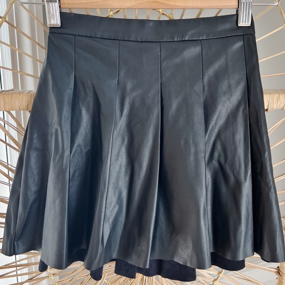 J CREW CREWCUTS Girls Skirt Faux Leather Pleated Black size M/8 - Picture 3 of 5